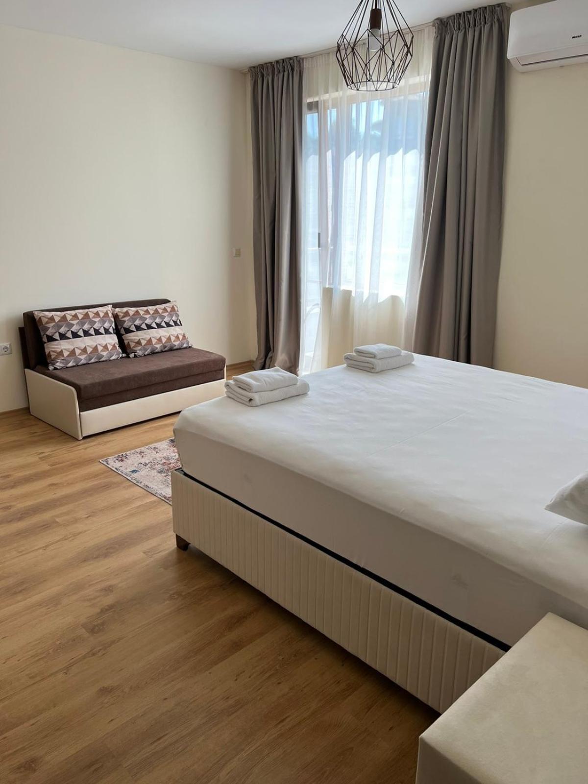 Penthouse At White Cliffs Apartment Бяла Стая снимка